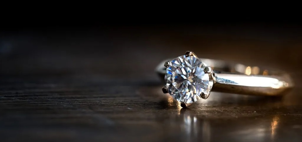 Diamonds as a Sign of Status & Luxury